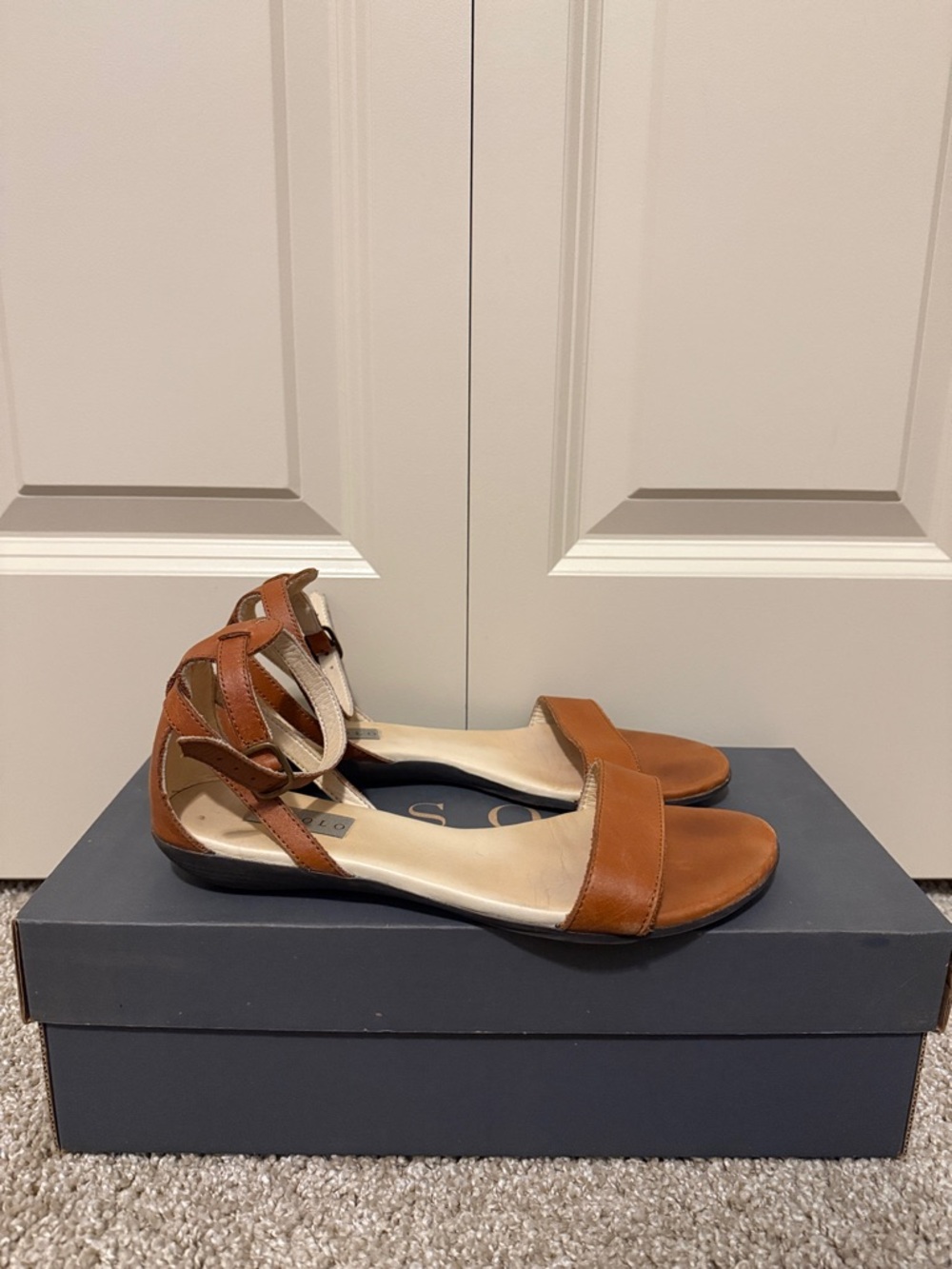 NISOLO Serena Sandal in Camel